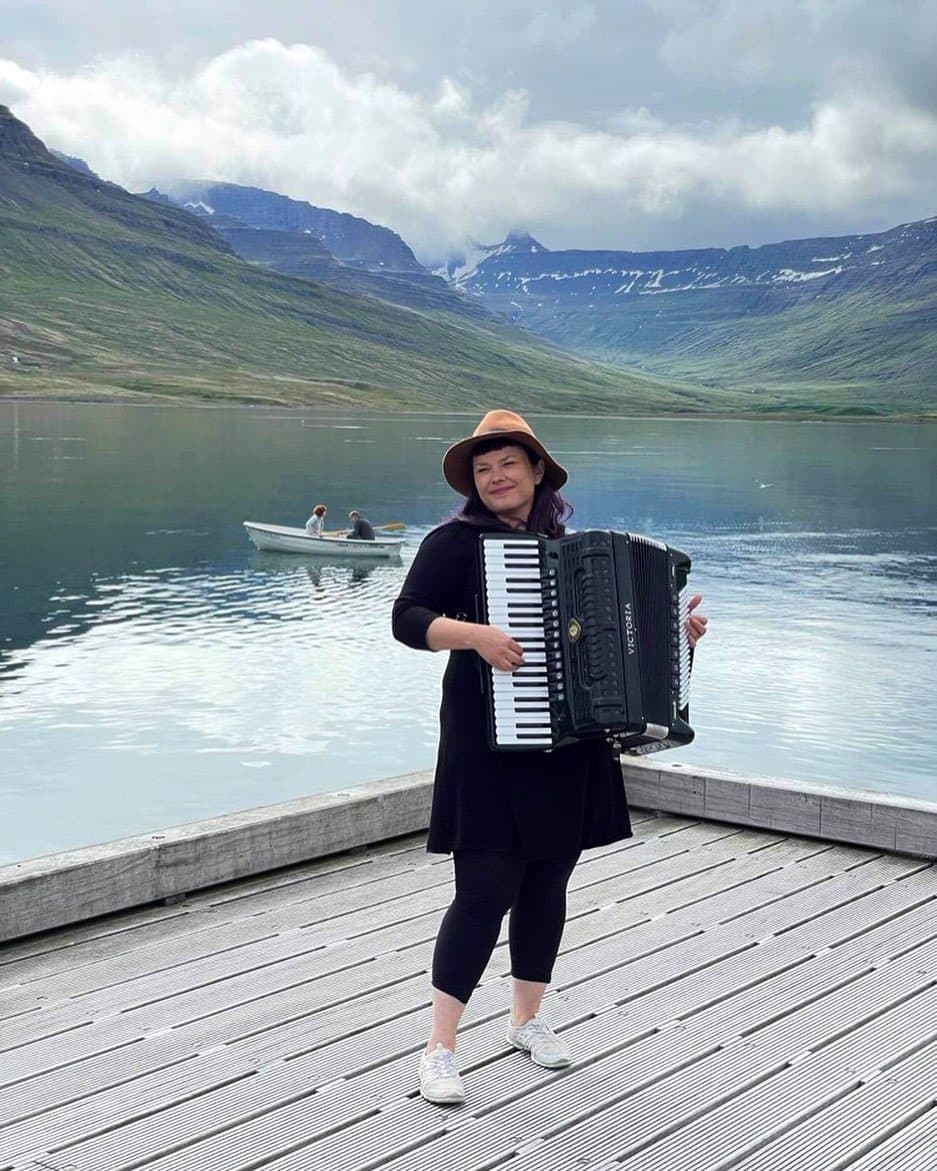 Margrét Arnadóttir Harmonikka image